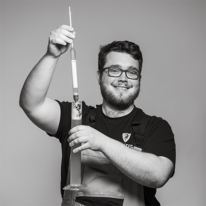 Schwarz-Weiß Portrait eines männlichen Mitarbeiters